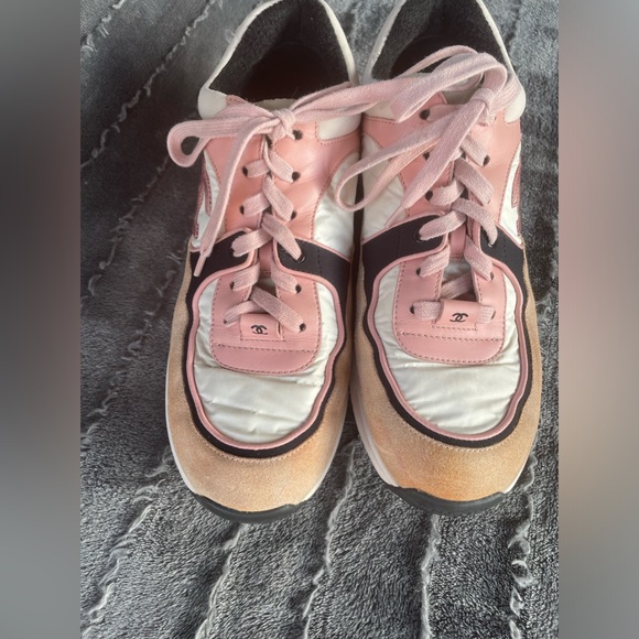 Women’s Chanel CC Logo Pink Sneakers sz 40 or US size 9.5 - Picture 13 of 13